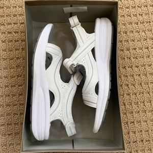 Easy Spirit “Gisellat” Walking Sandals, 7M, White